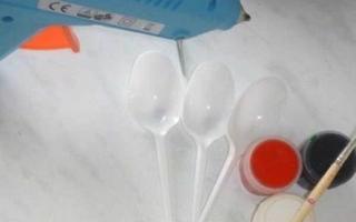 Поделки из пластиковых ложек: как сделать украшения своими руками (78 фото)
